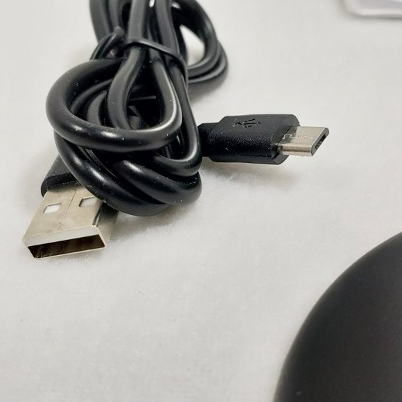 Pugs Wireless Charging Pad 2A Output Black & White New‎ With Box #1332 - Picture 10 of 10